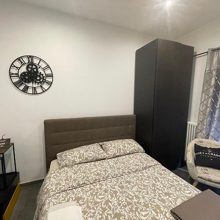 Decoluxe !Apartamento Con 1 Camera Da Letto , In Zona San Paolo , Via Martiniana Turin Exterior foto
