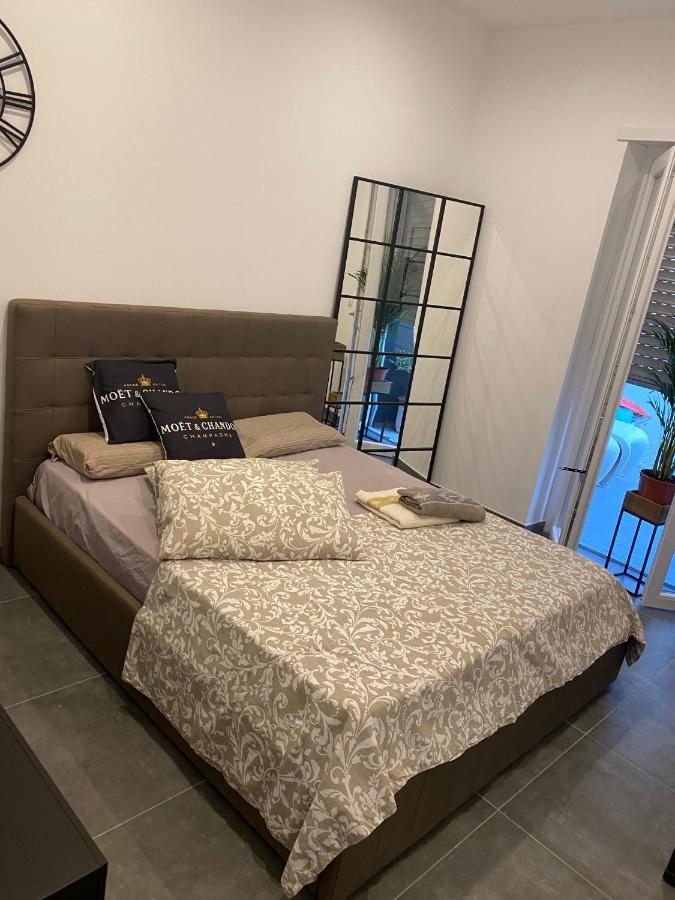 Decoluxe !Apartamento Con 1 Camera Da Letto , In Zona San Paolo , Via Martiniana Turin Exterior foto